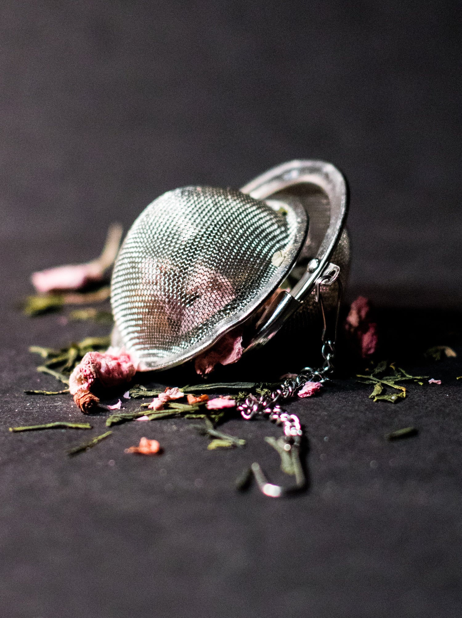 Boule de thé sur une table